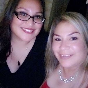 Meet your Posher, Monique